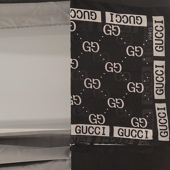 COPY - Gucci Scarf - Picture 7 of 7